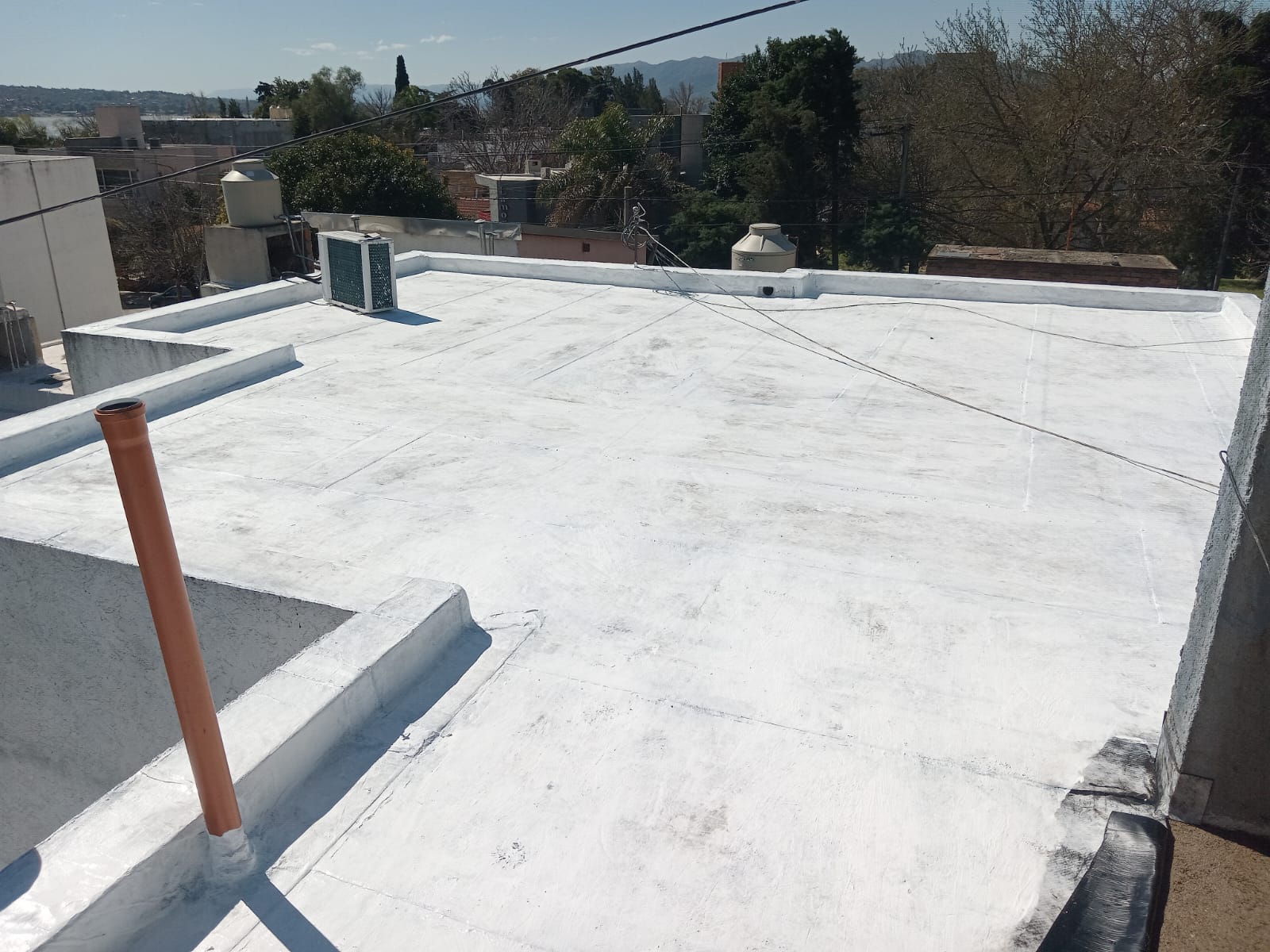 Techo después de impermeabilizar - Protegido con membrana líquida